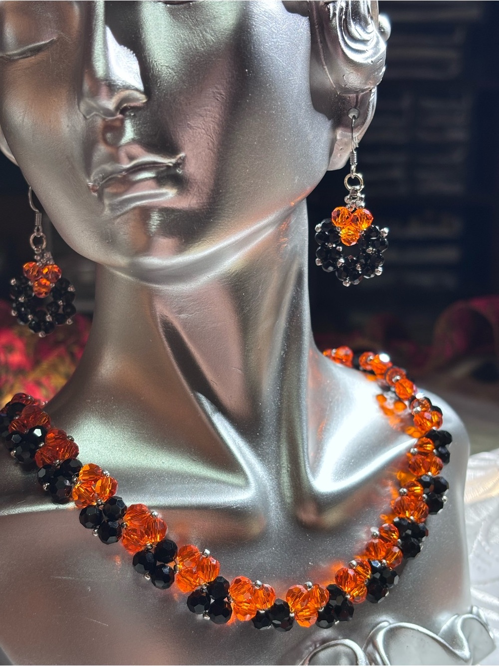 Black and Orange faceted glass beaded Necklace and Earring Set 16.25 in - Picture 3 of 8